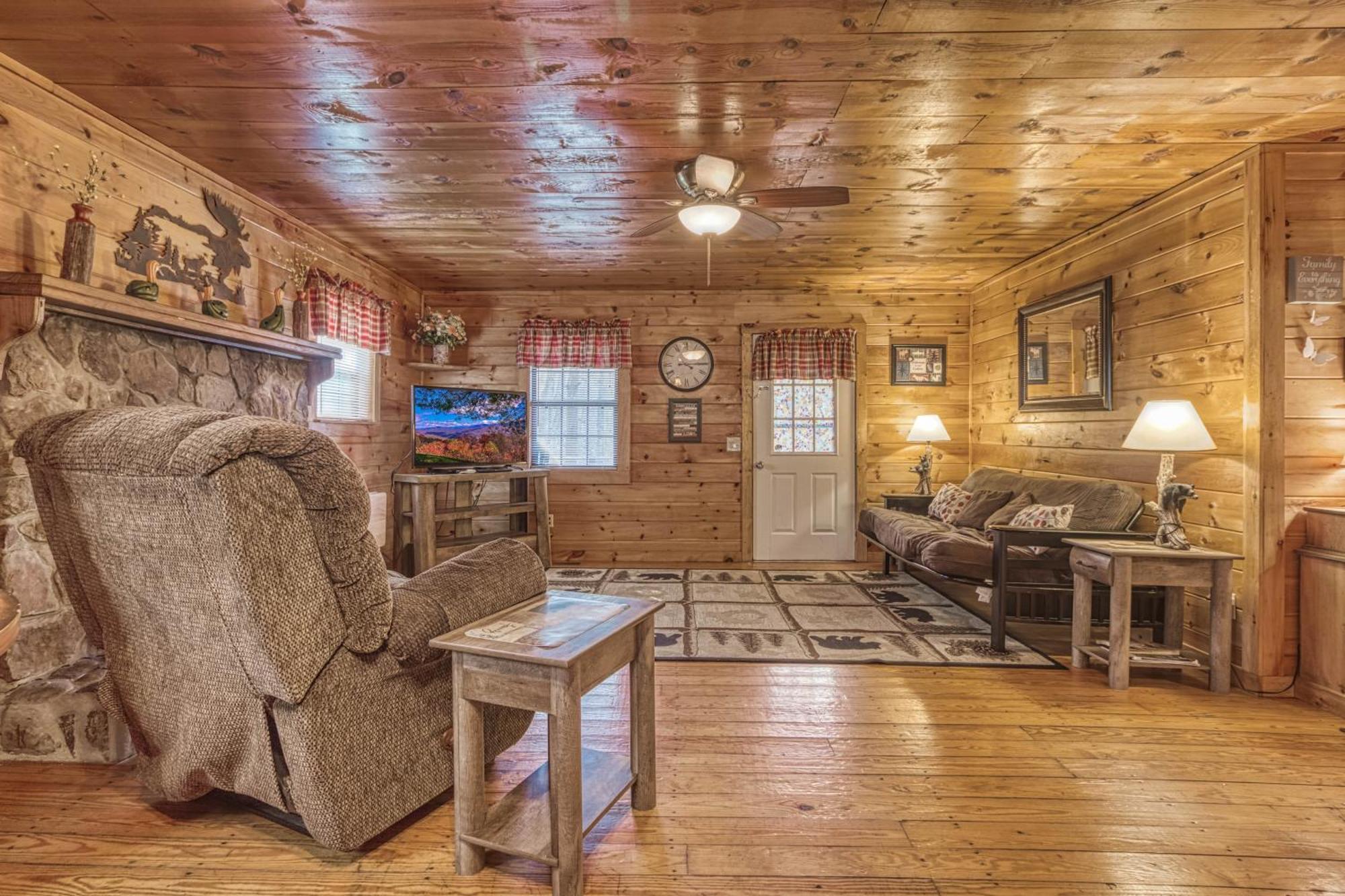 Bear Den, Hot Tub, 1089 Of Free Attraction Tickets For Each Paid Day, Dollywood And More! Сивиървил Стая снимка