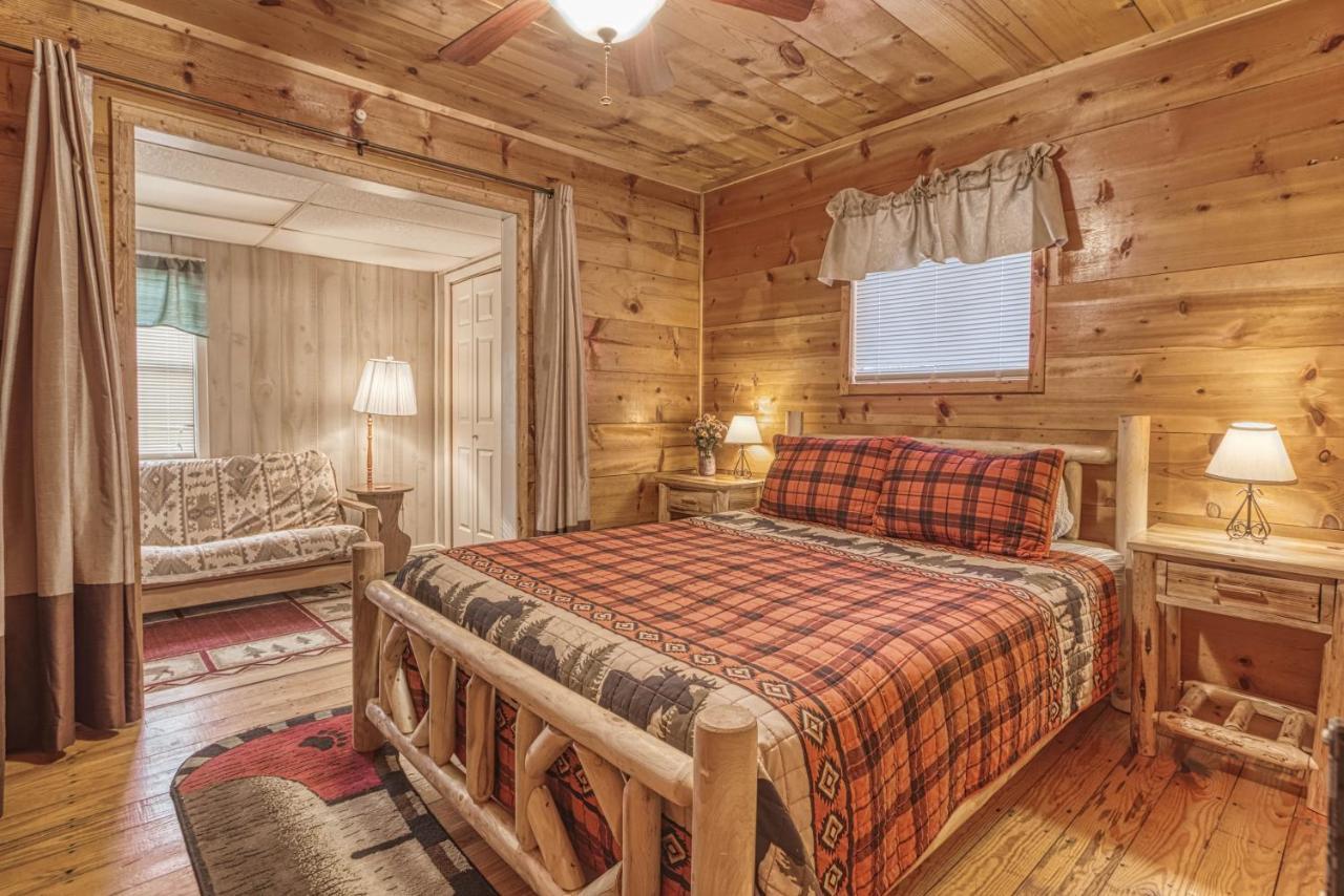 Bear Den, Hot Tub, 1089 Of Free Attraction Tickets For Each Paid Day, Dollywood And More! Сивиървил Екстериор снимка