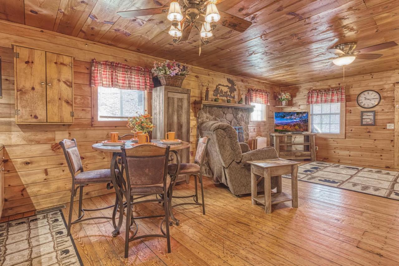 Bear Den, Hot Tub, 1089 Of Free Attraction Tickets For Each Paid Day, Dollywood And More! Сивиървил Екстериор снимка